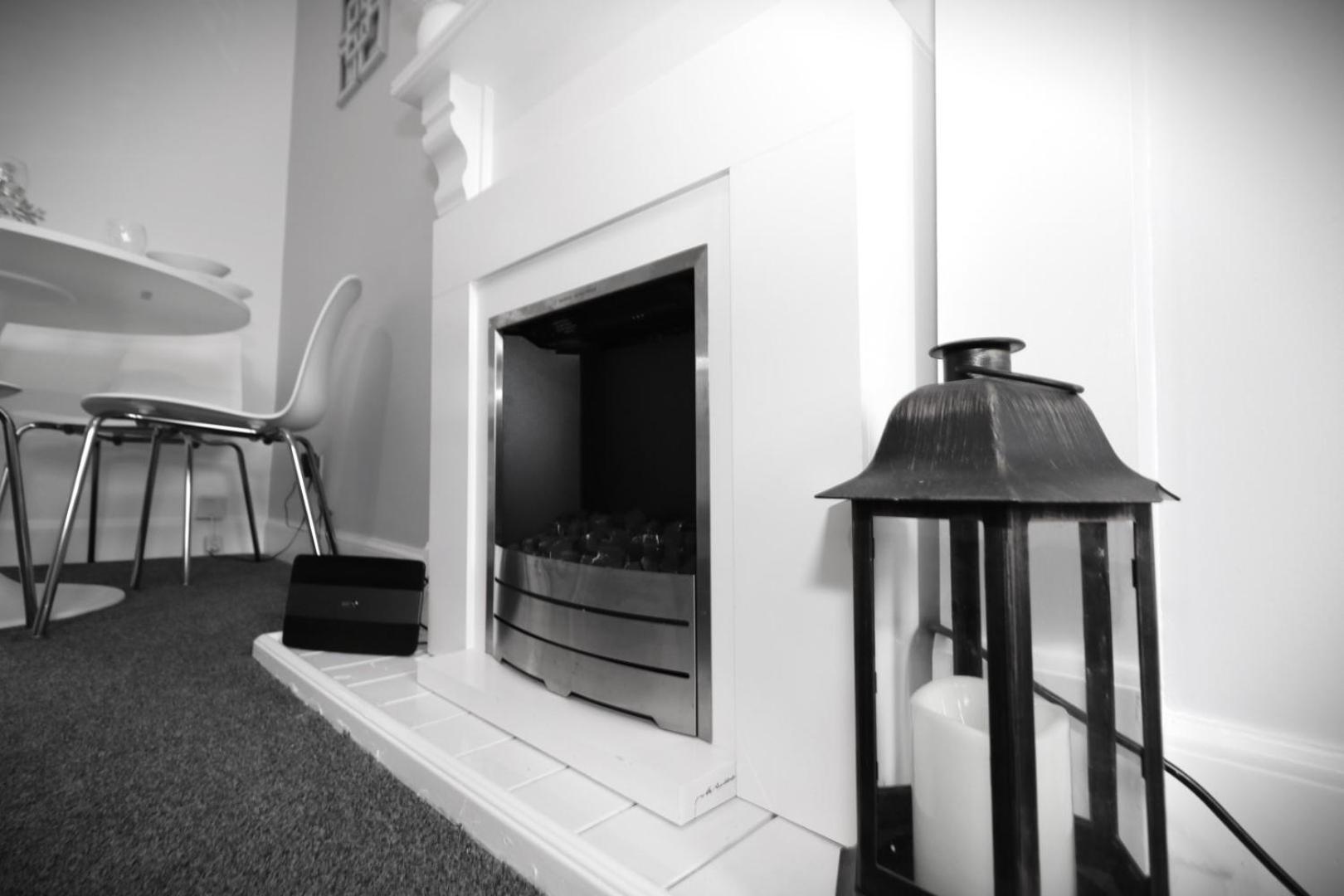 Signature - Gartlea House Apartment Airdrie Bagian luar foto