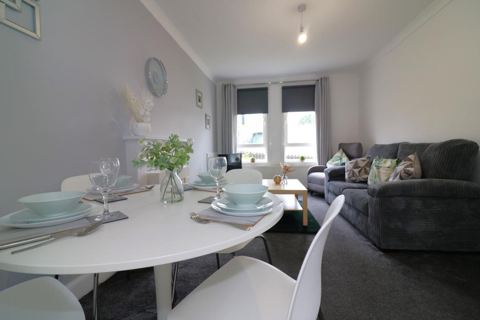 Signature - Gartlea House Apartment Airdrie Bagian luar foto